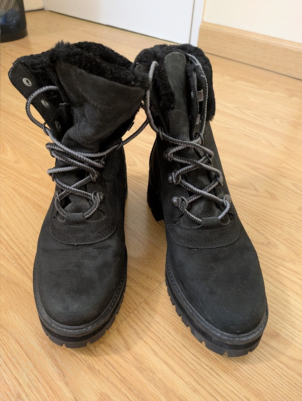 Timberland Black Fur-Cuff Lace-Up Winter Boots - Picture 3 of 7